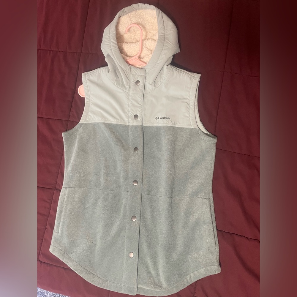 Columbia Vest